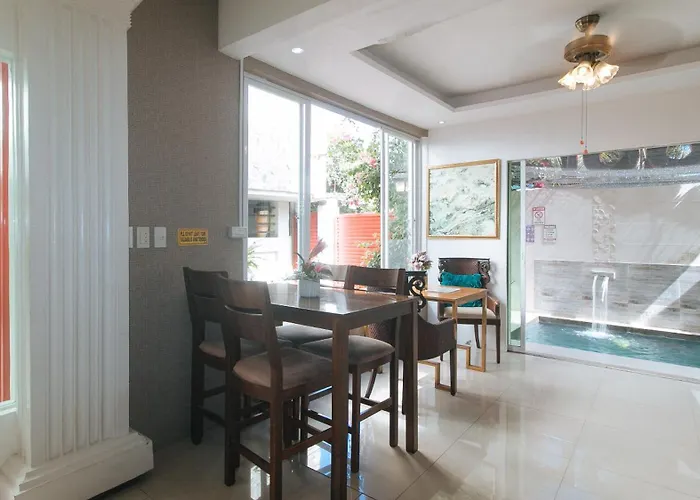 호텔 Reddoorz @ St. Paul Village Lapulapu