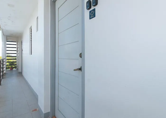 호텔 Reddoorz @ St. Paul Village Lapulapu