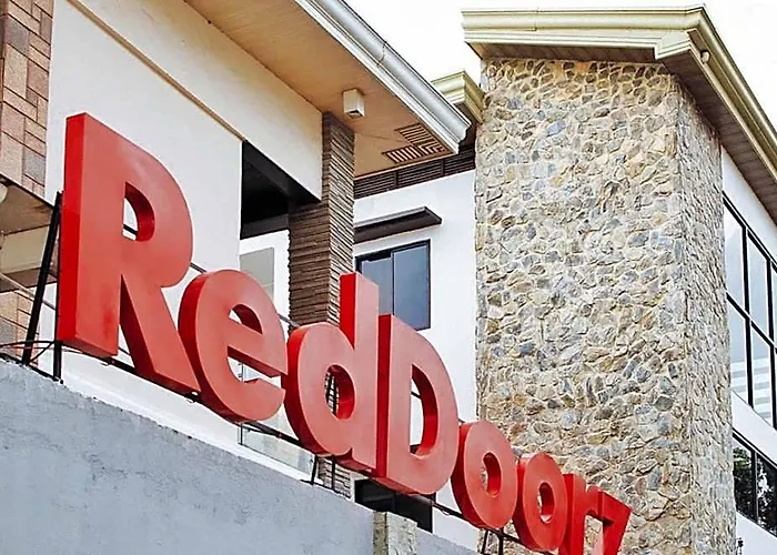 Reddoorz @ St. Paul Village Lapulapu 2* 막탄